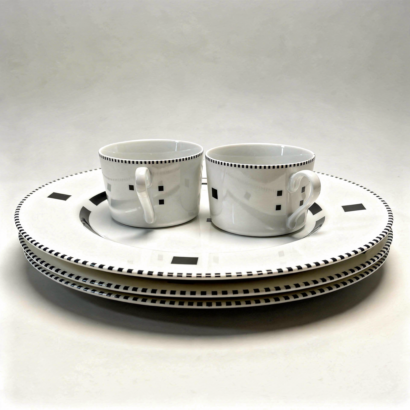 Flat Cups and Chargers Set of 4 Tuxedo Black by Swid Powell